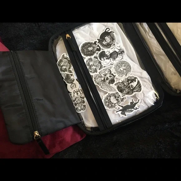 🌺🗝🖤VICTORIAS SECRET BLACK LASER CUT ROSE GOLD METALLIC CASE🖤🗝🌺 - Picture 4 of 10